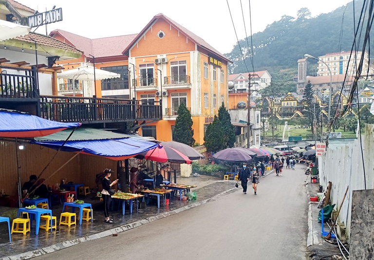 Khu du lịch Tam Đảo là một điểm đến tuyệt vời cho những người yêu thích thiên nhiên và lịch sử. Với những cảnh quan đẹp và kiến trúc độc đáo, bạn sẽ có những trải nghiệm tuyệt vời khi đến đây. Hãy đón xem hình ảnh để khám phá vẻ đẹp nơi đây nhé!